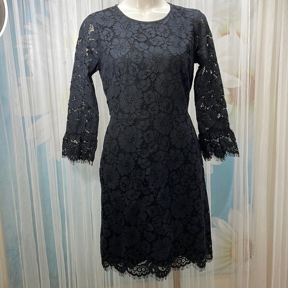 Ann Taylor Dresses & Skirts - Ann Taylor laser cut dress